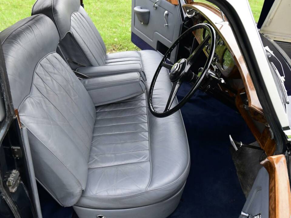 Image 33/50 of Rolls-Royce Silver Cloud I (1958)