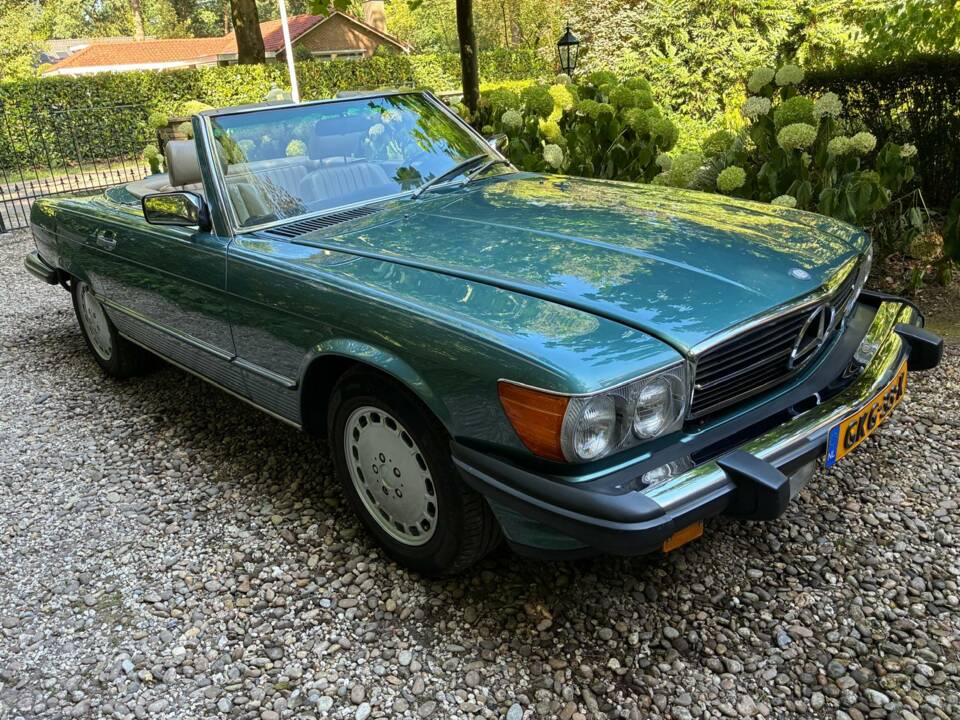 Image 1/30 of Mercedes-Benz 560 SL (1988)