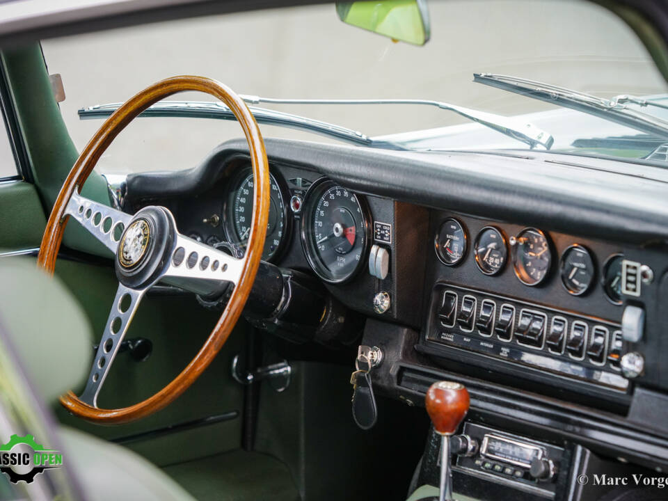 Afbeelding 38/61 van Jaguar E-Type (2+2) (1969)