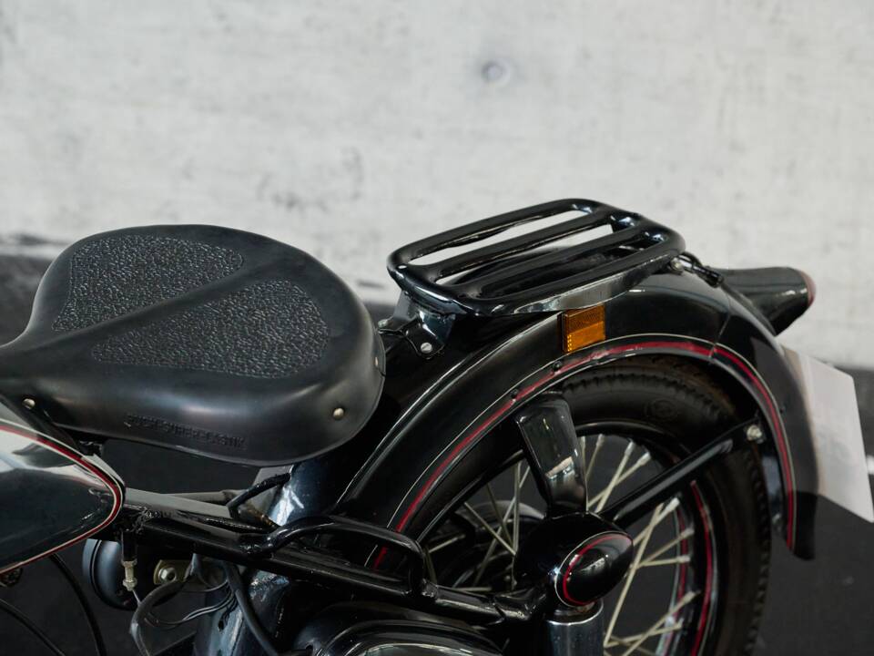 Image 14/28 of Puch 250 TF (1953)