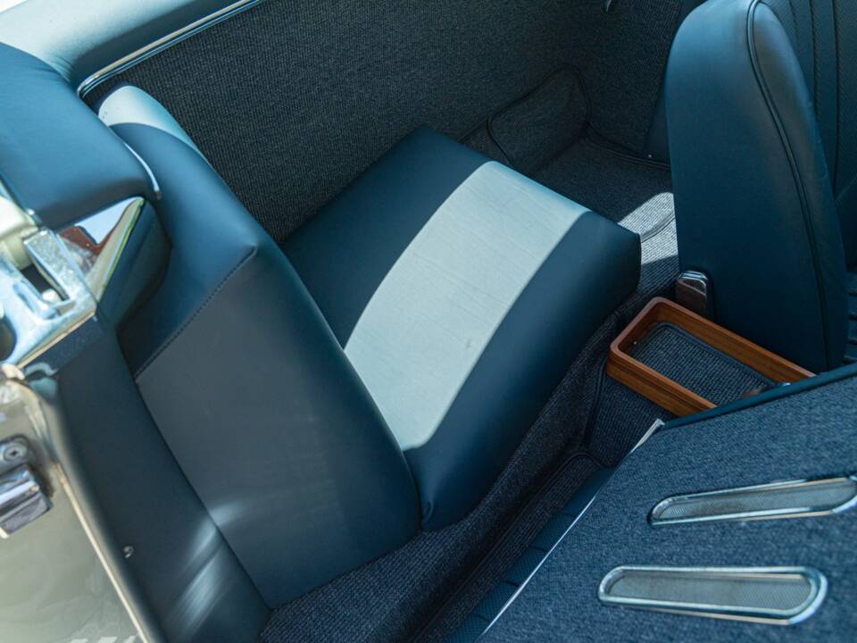 Image 44/50 de Mercedes-Benz 230 SL (1965)