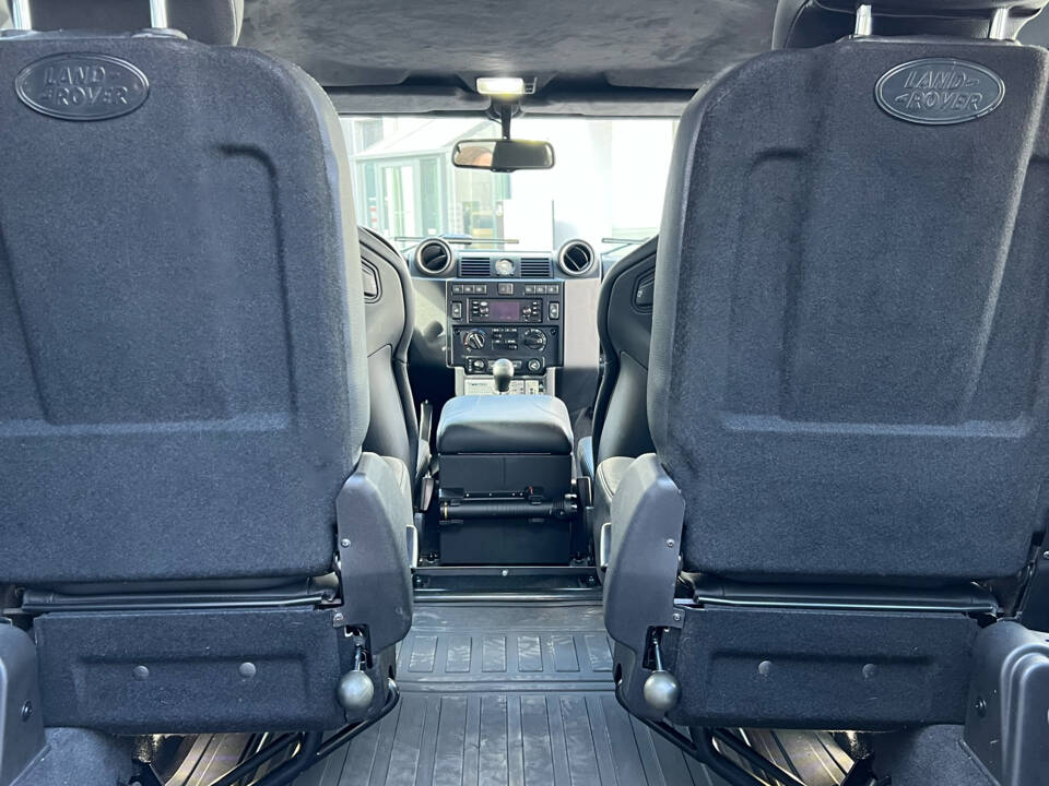 Immagine 15/28 di Land Rover Defender 90 (2015)