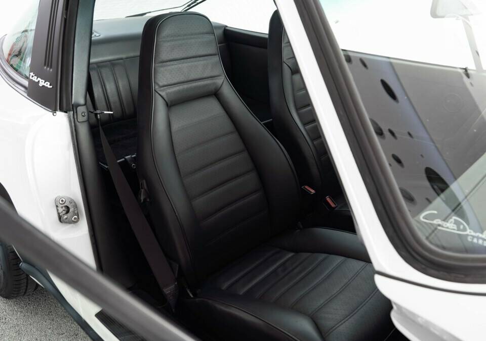 Bild 21/30 von Porsche 911 Carrera 3.2 (1987)