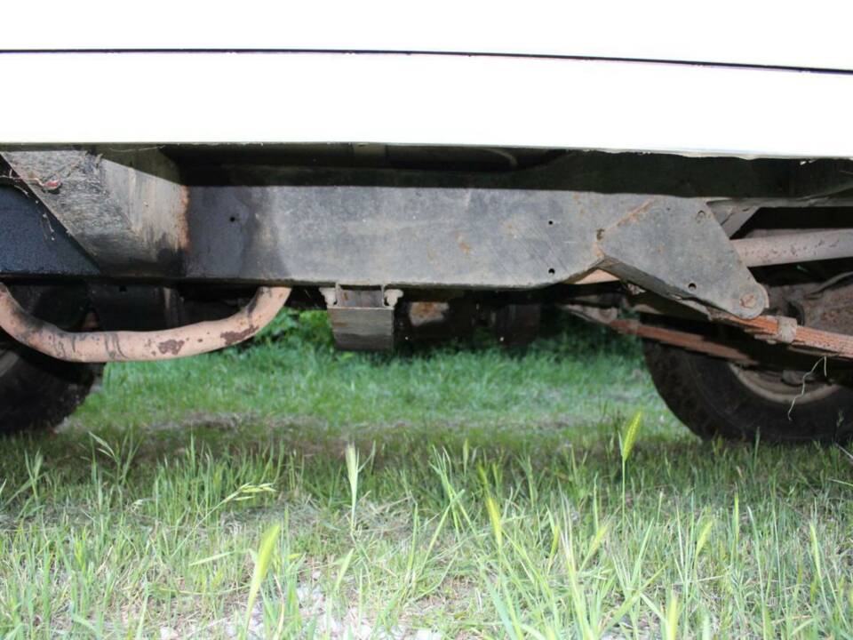 Image 14/33 of Land Rover 88 (1984)