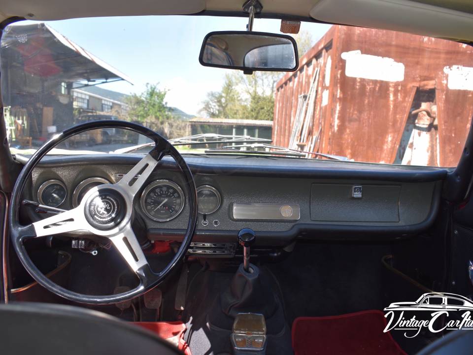 Immagine 26/30 di Alfa Romeo Giulia 1600 Sprint GT (1964)