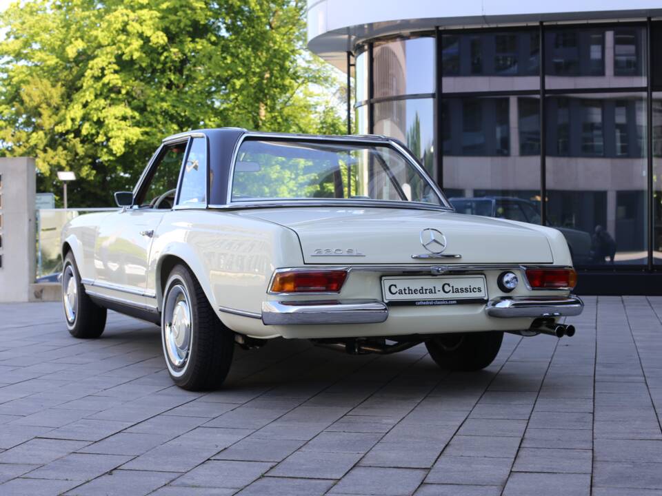 Imagen 21/50 de Mercedes-Benz 230 SL (1965)