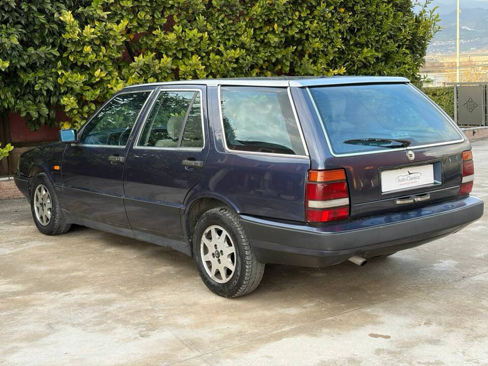 Image 4/20 of Lancia Thema Station Wagon 16V (1992)
