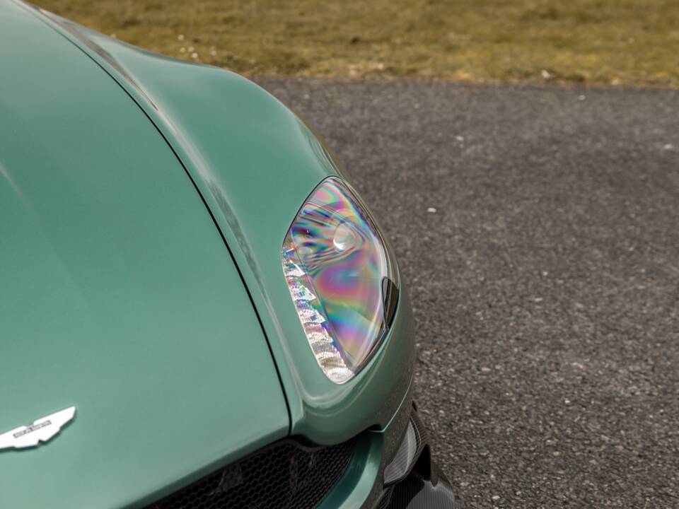 Image 41/65 de Aston Martin Vantage GT8 (2017)