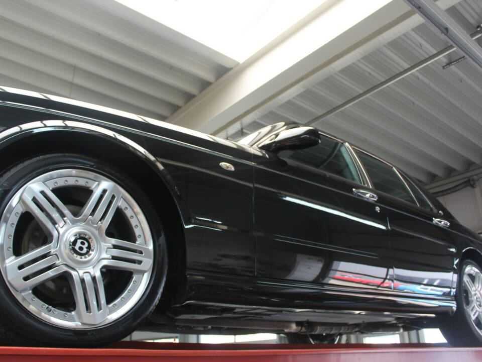 Image 7/50 of Bentley Arnage T (2007)