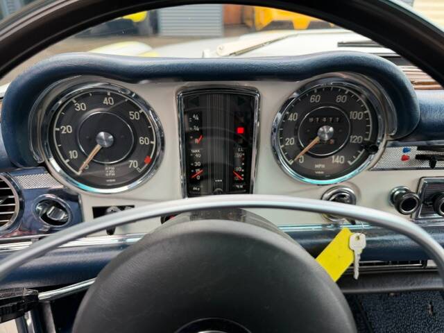 Image 11/19 of Mercedes-Benz 280 SL (1971)