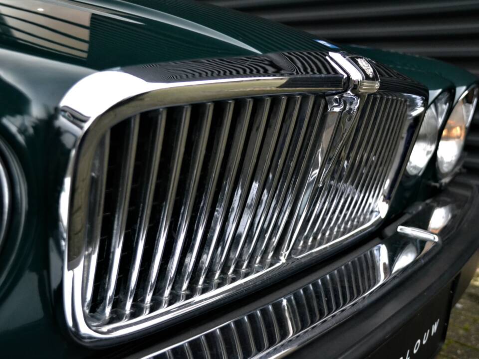 Image 8/29 de Jaguar XJ 12 (1992)