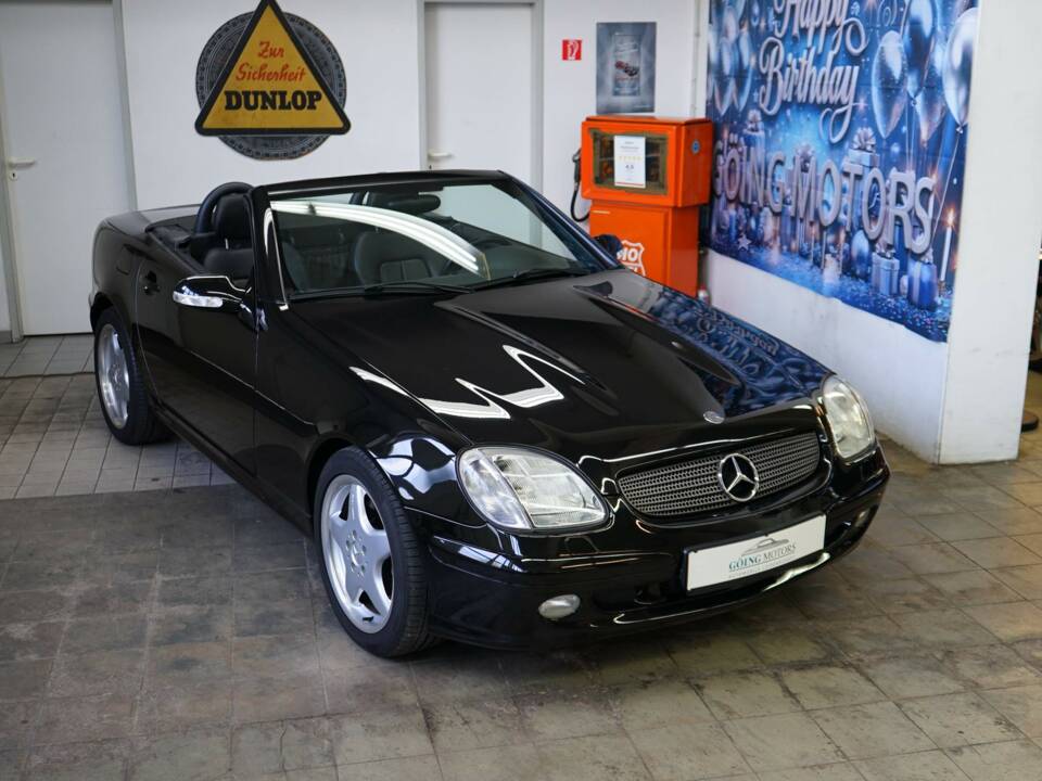 Image 1/33 de Mercedes-Benz SLK 320 (2000)