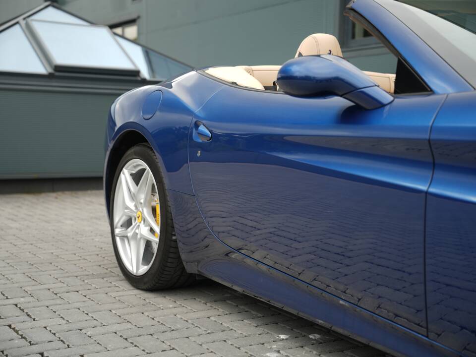 Image 45/50 of Ferrari California T (2015)