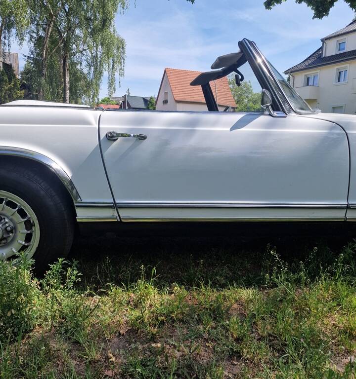 Image 35/100 de Mercedes-Benz 250 SL (1967)