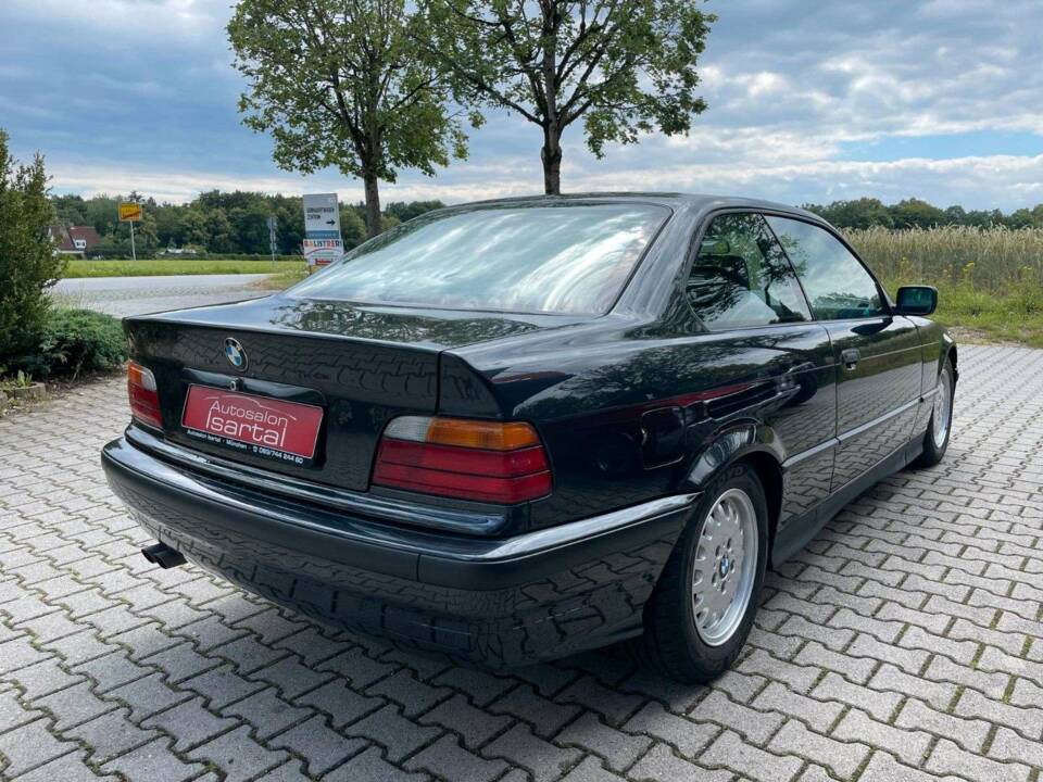 Bild 8/20 von BMW 325i (1992)