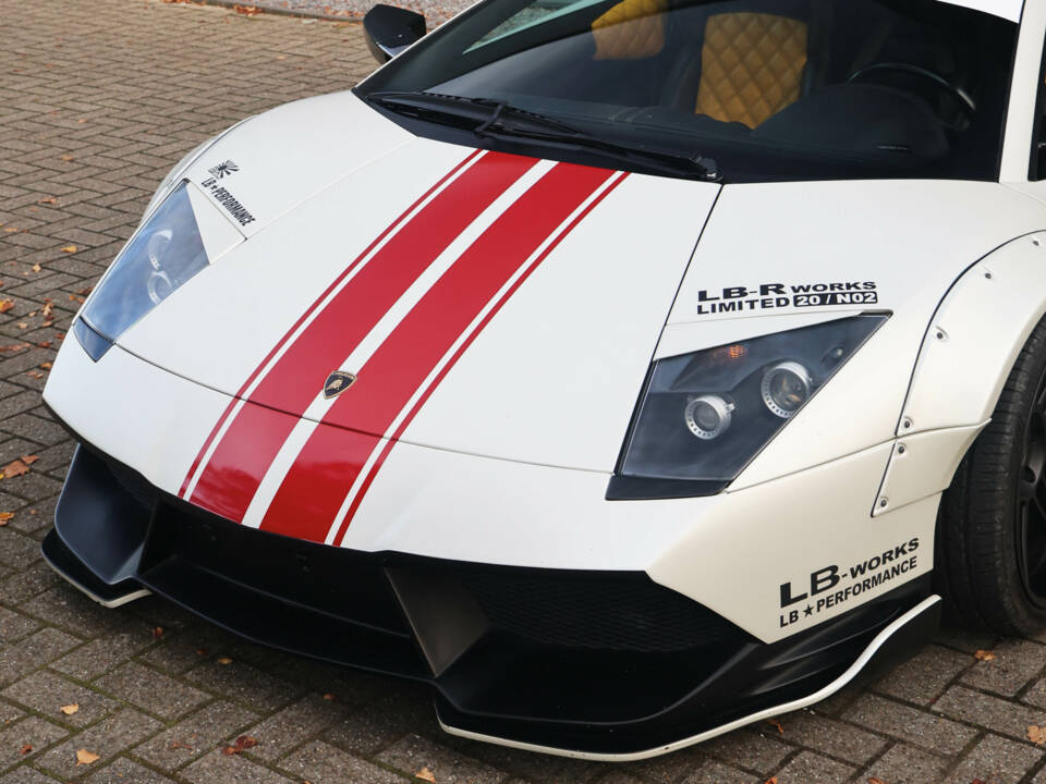 Afbeelding 44/82 van Lamborghini Murciélago (2002)