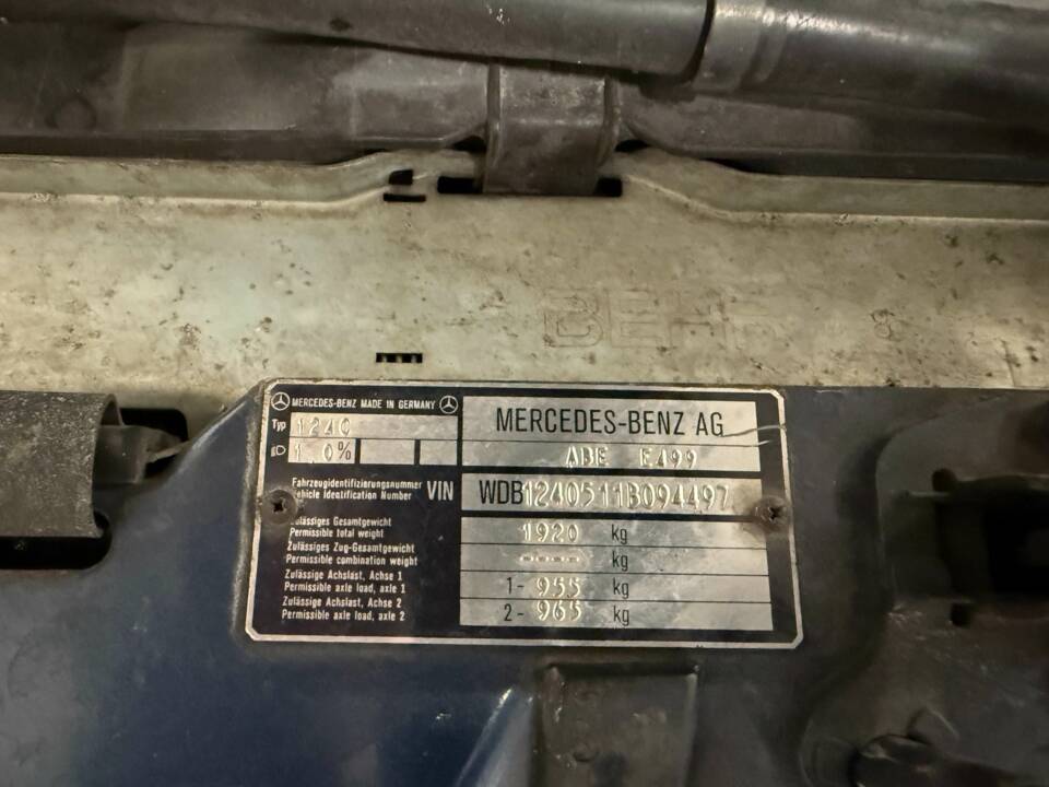Image 16/16 of Mercedes-Benz 300 CE-24 (1989)