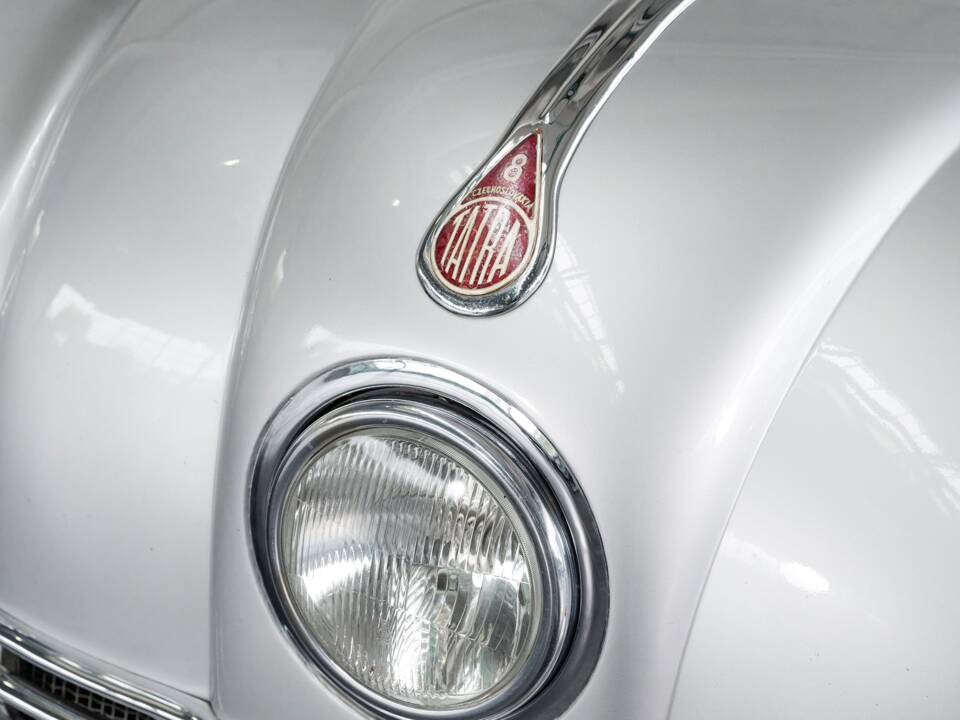 Image 6/50 of Tatra T 87 (1949)
