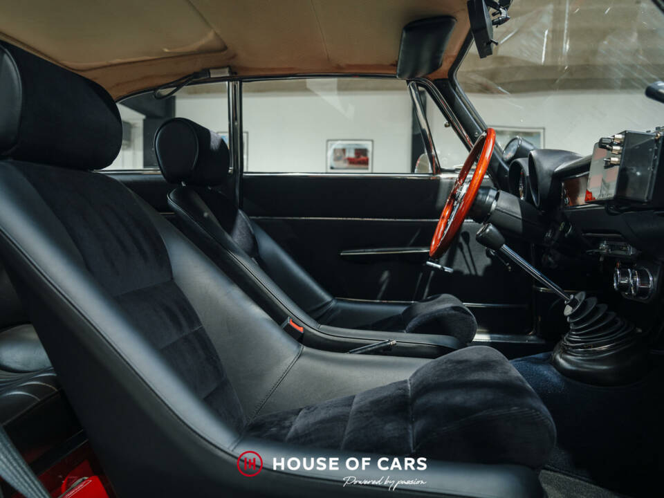 Immagine 18/25 di Alfa Romeo Giulia 1600 GT Junior (1974)