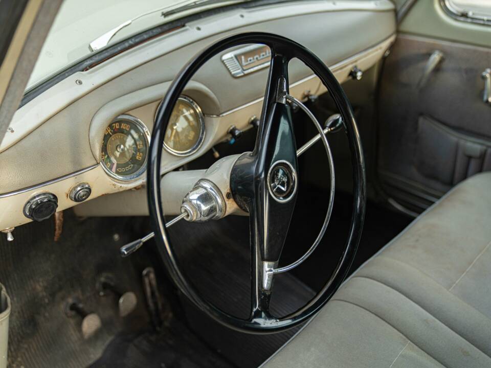 Image 31/50 of Lancia Appia C10 (1957)