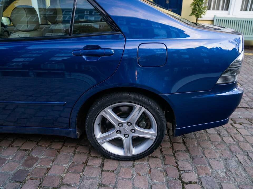 Bild 39/50 von Lexus IS 200 (2002)