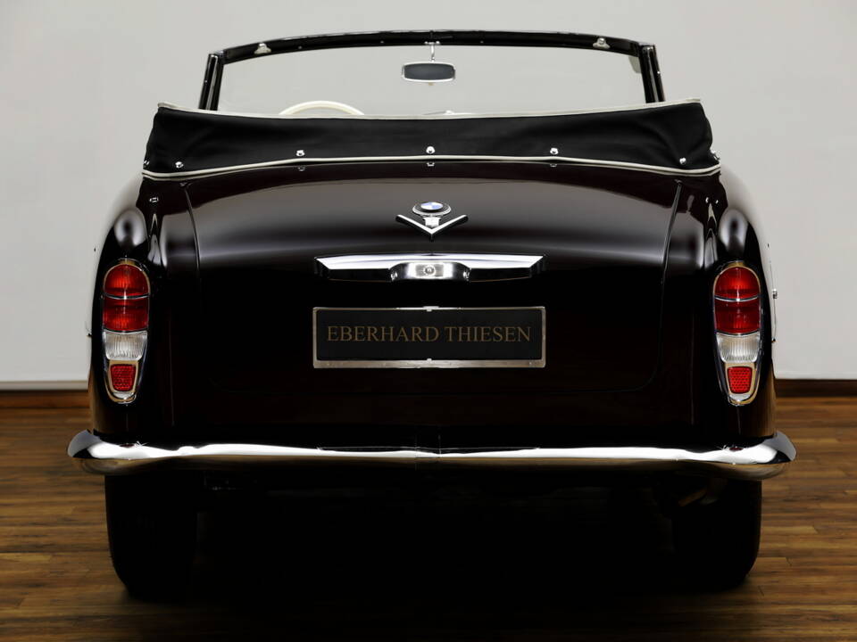 Bild 8/31 von BMW 502 - 3,2 Liter Super (1960)