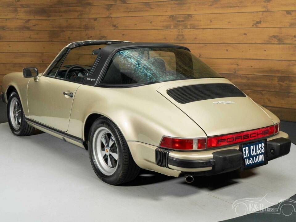 Image 17/19 of Porsche 911 SC 3.0 (1983)