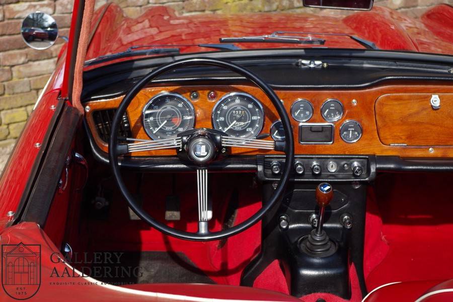 Image 35/50 of Triumph TR 4A IRS (1966)