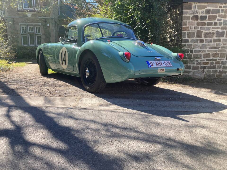 Image 3/5 de MG MGA Twin Cam (1960)