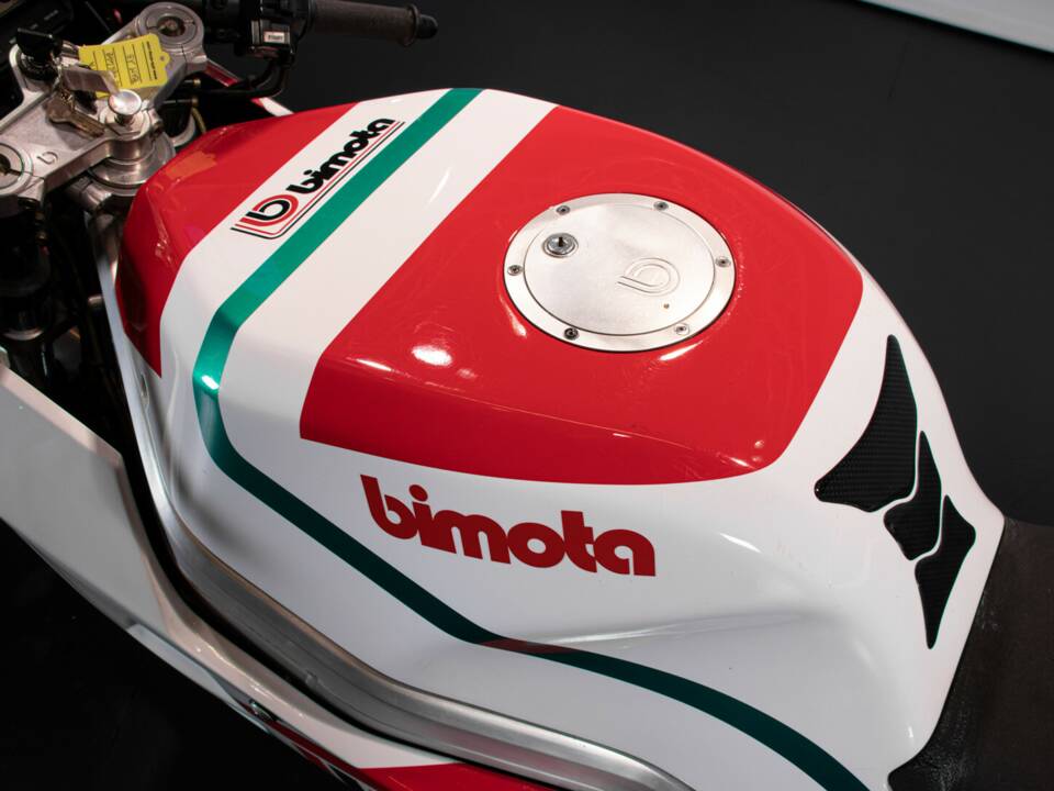 Image 22/35 of Bimota YB8 (1991)