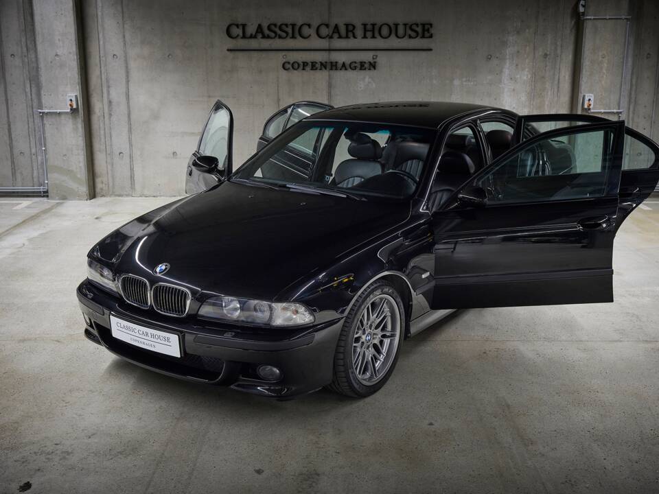 Image 16/99 of BMW M5 (2000)