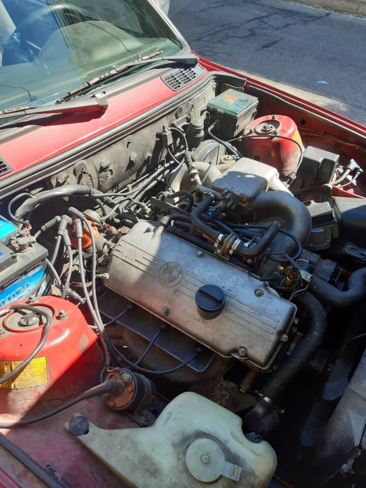 Image 4/7 of BMW 318i (1987)