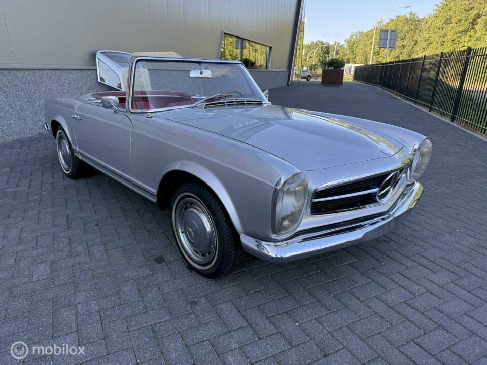Image 5/27 of Mercedes-Benz 230 SL (1967)