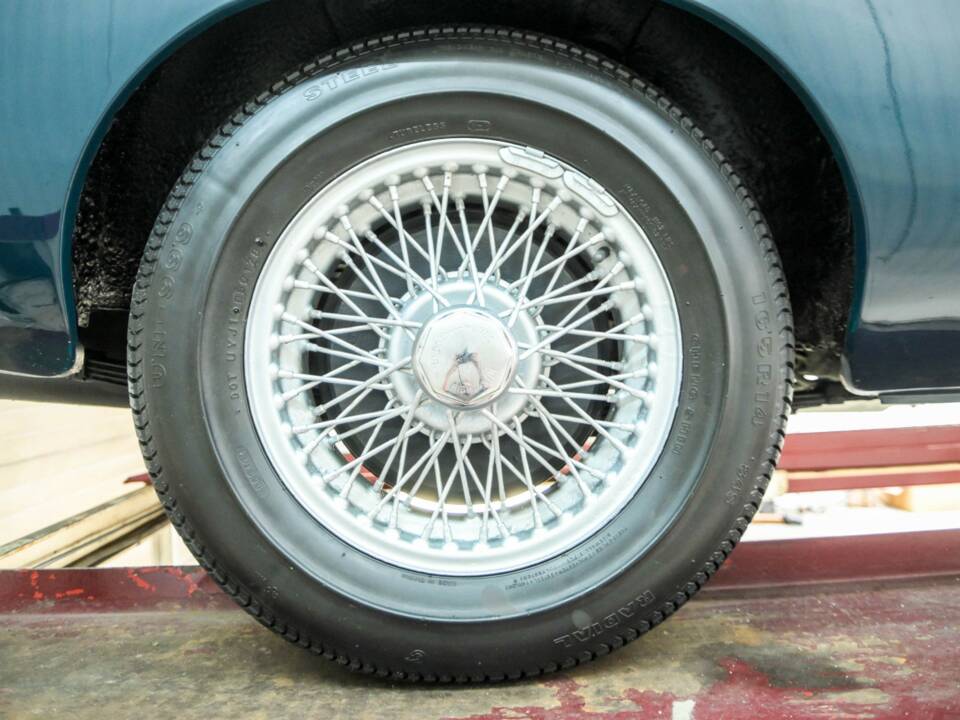 Bild 48/50 von MG MGB GT (1972)