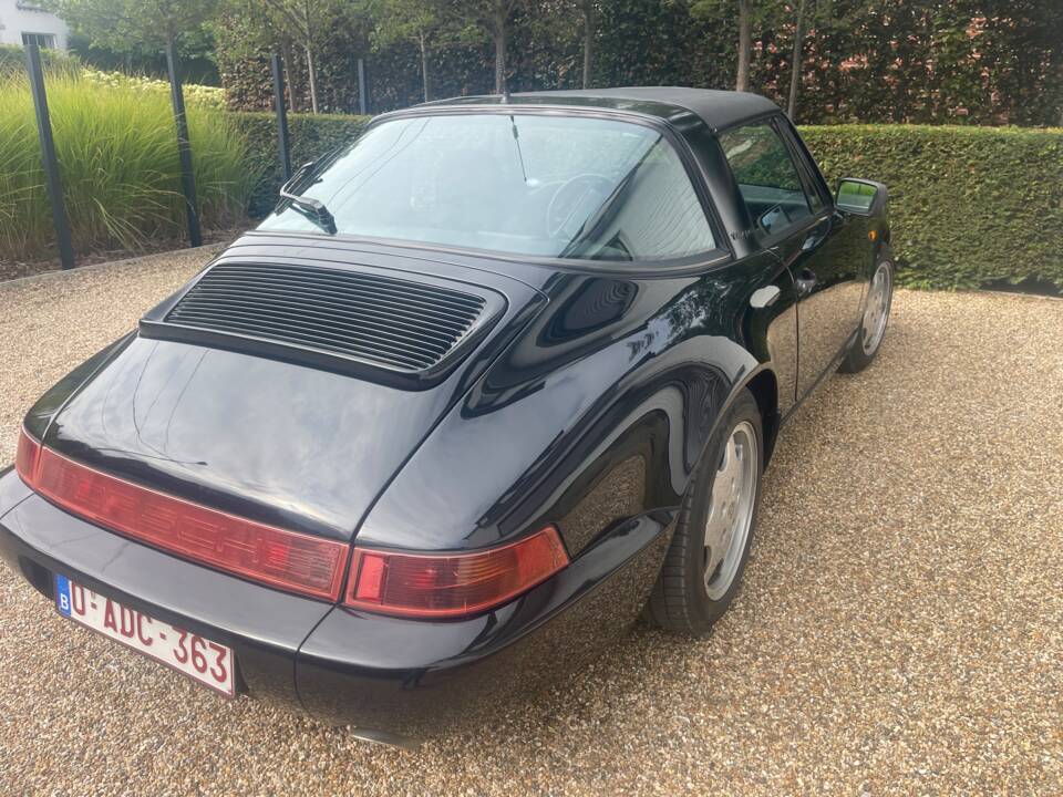 Image 12/18 of Porsche 911 Carrera 2 (1990)