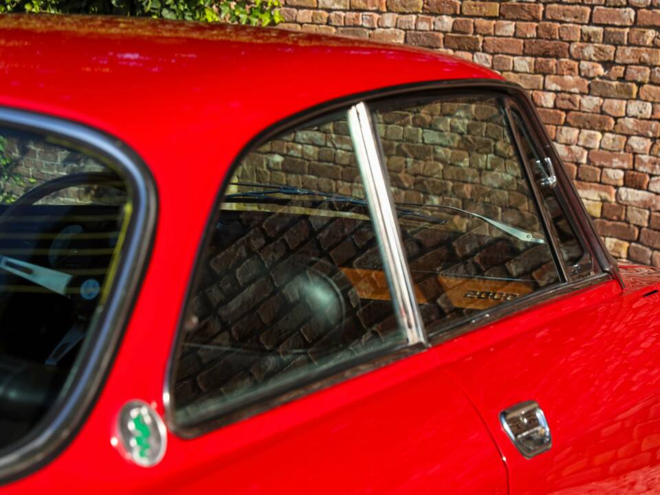 Imagen 36/50 de Alfa Romeo 2000 GT Veloce (1972)