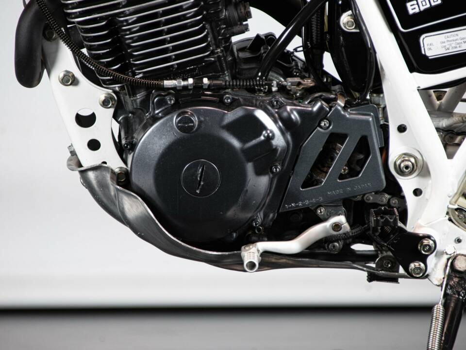 Image 23/50 de Yamaha DUMMY (1986)