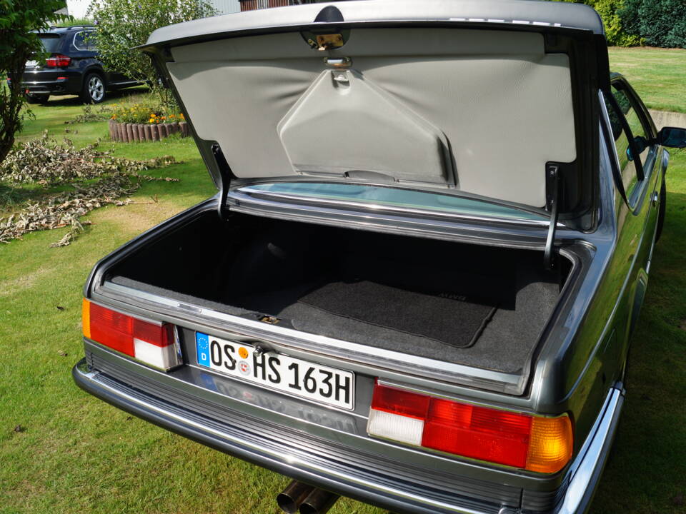 Bild 4/36 von BMW 635 CSi (1986)