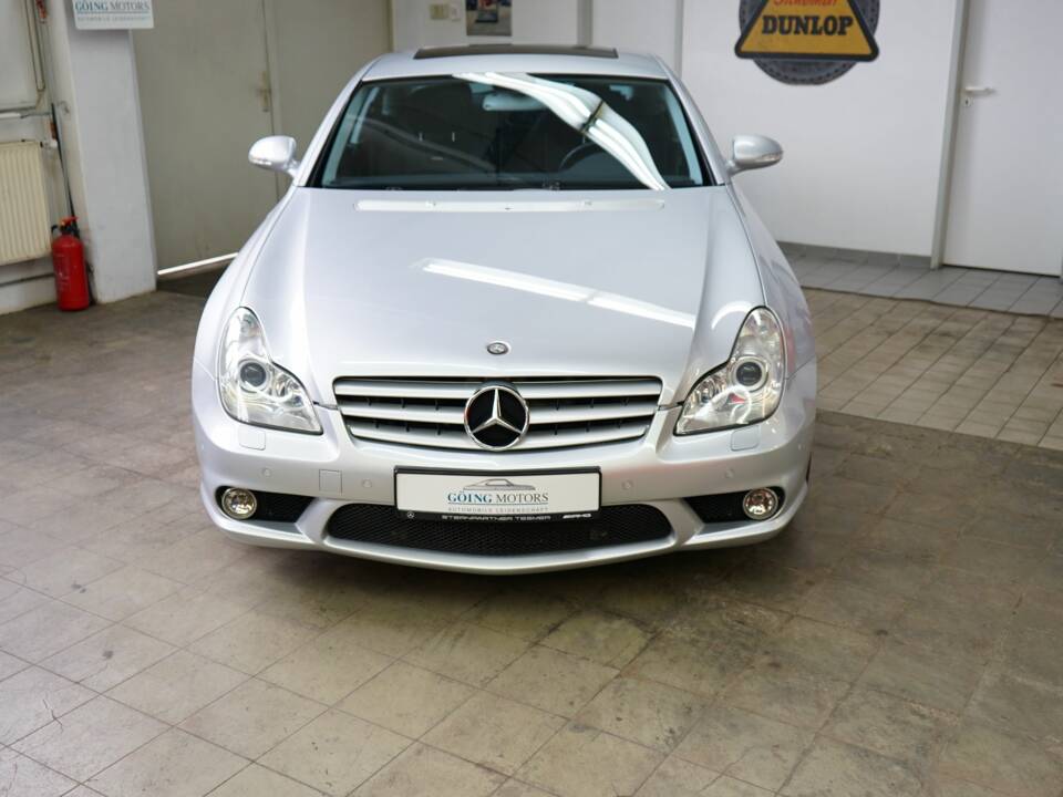 Afbeelding 6/34 van Mercedes-Benz CLS 55 AMG (2005)