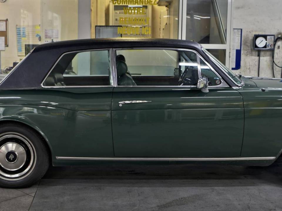 Image 7/50 of Rolls-Royce Corniche I (1978)