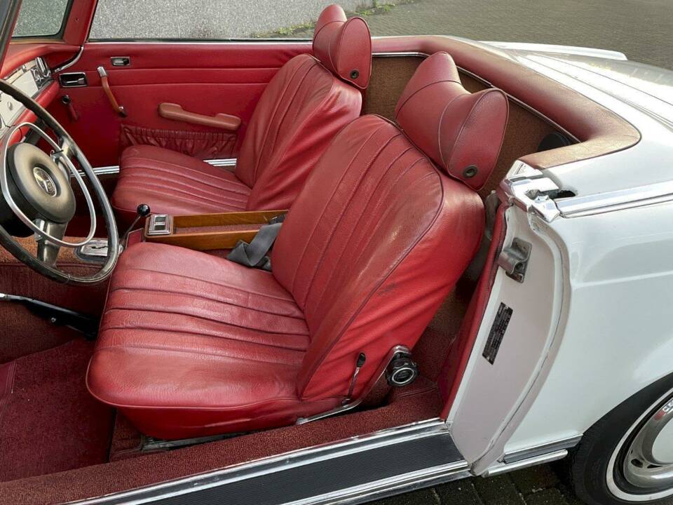 Immagine 21/36 di Mercedes-Benz 280 SL (1970)