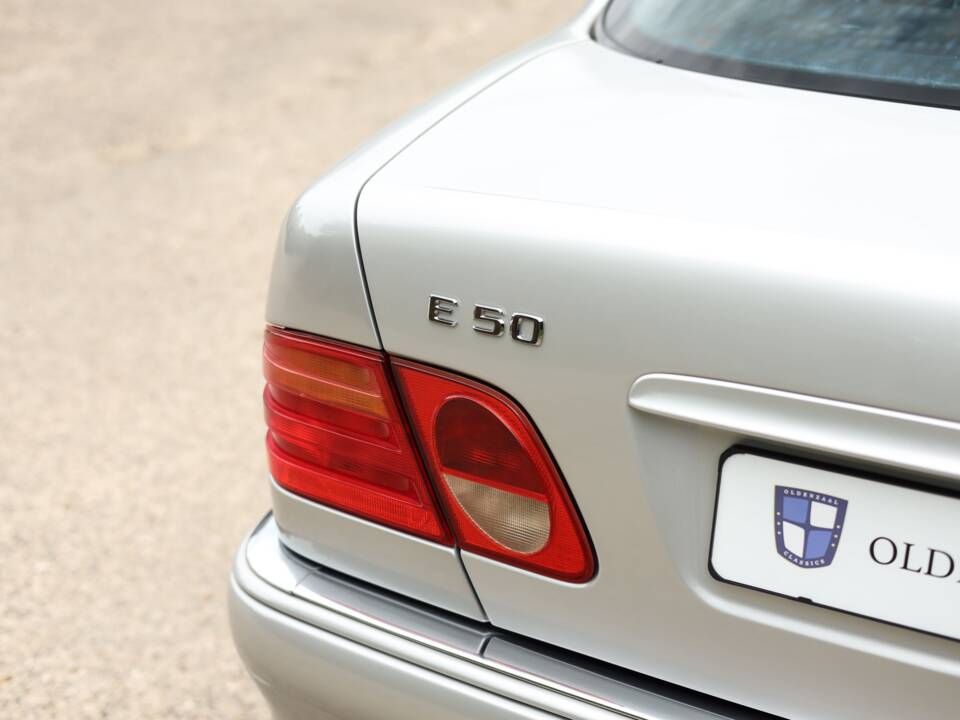 Image 87/98 de Mercedes-Benz E 50 AMG (1996)