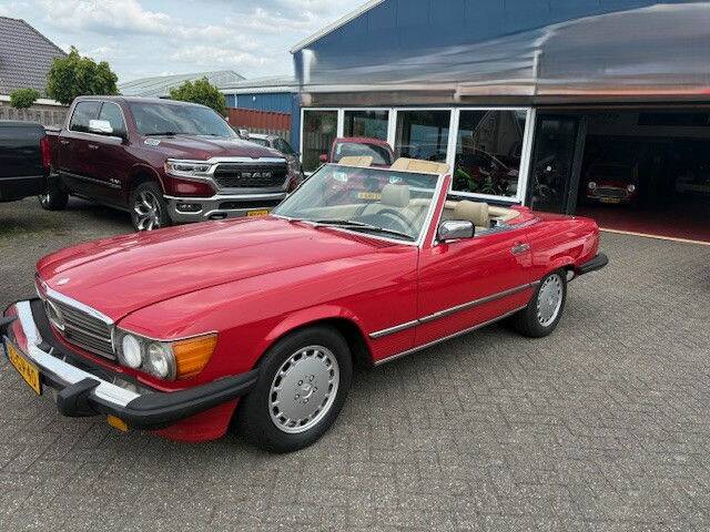 Image 5/8 of Mercedes-Benz 560 SL (1986)