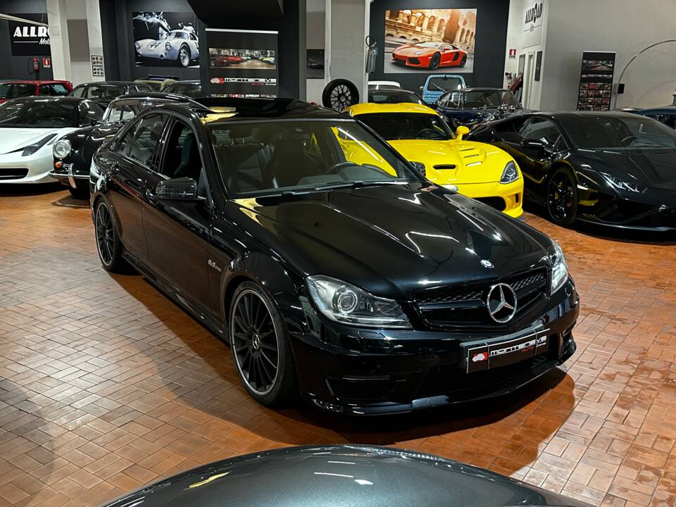 Image 3/38 of Mercedes-Benz C 63 AMG (2013)