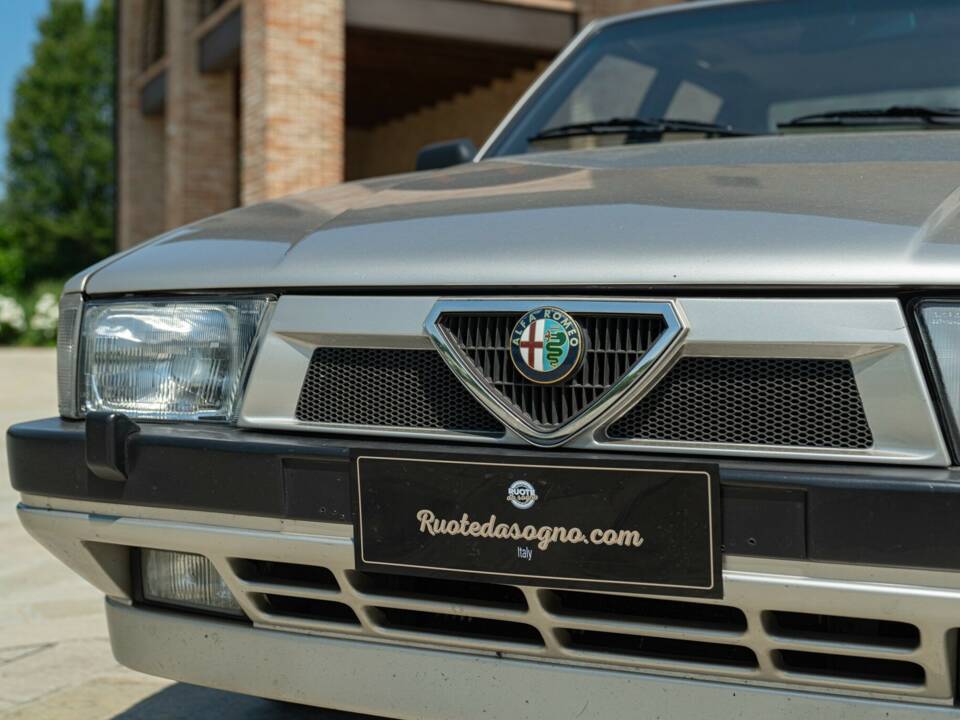 Bild 12/50 von Alfa Romeo 75 2.0 Twin Spark (1989)