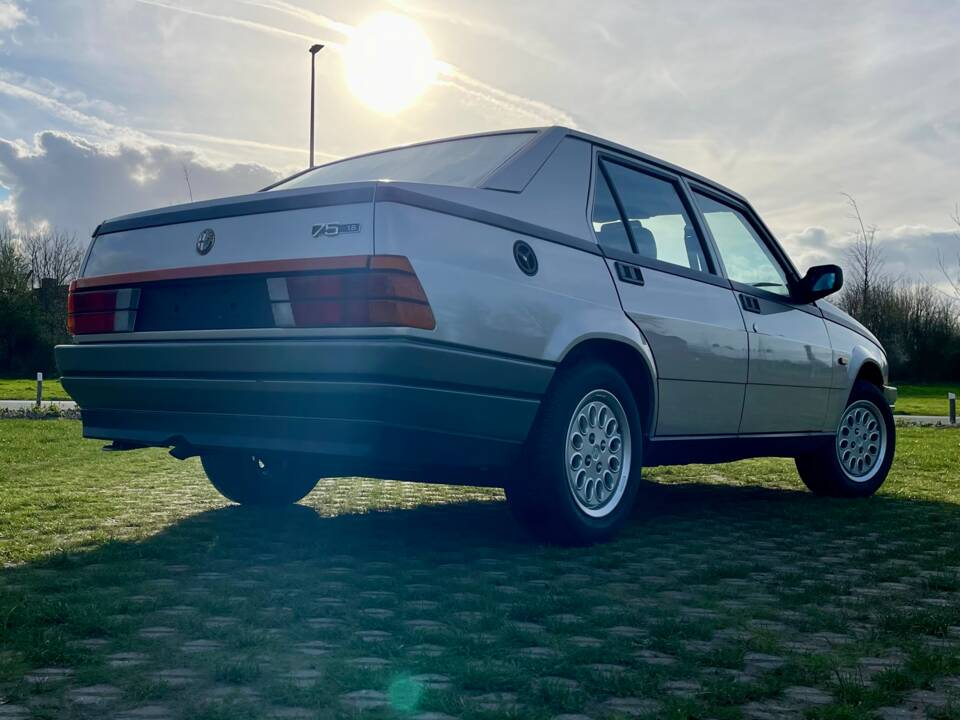 Imagen 5/23 de Alfa Romeo 75 1.6 (1988)