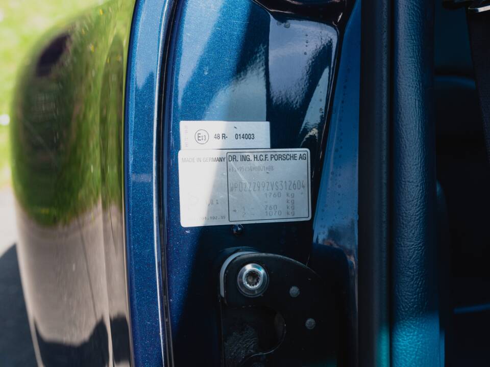 Image 48/52 of Porsche 911 Carrera 4 (1997)