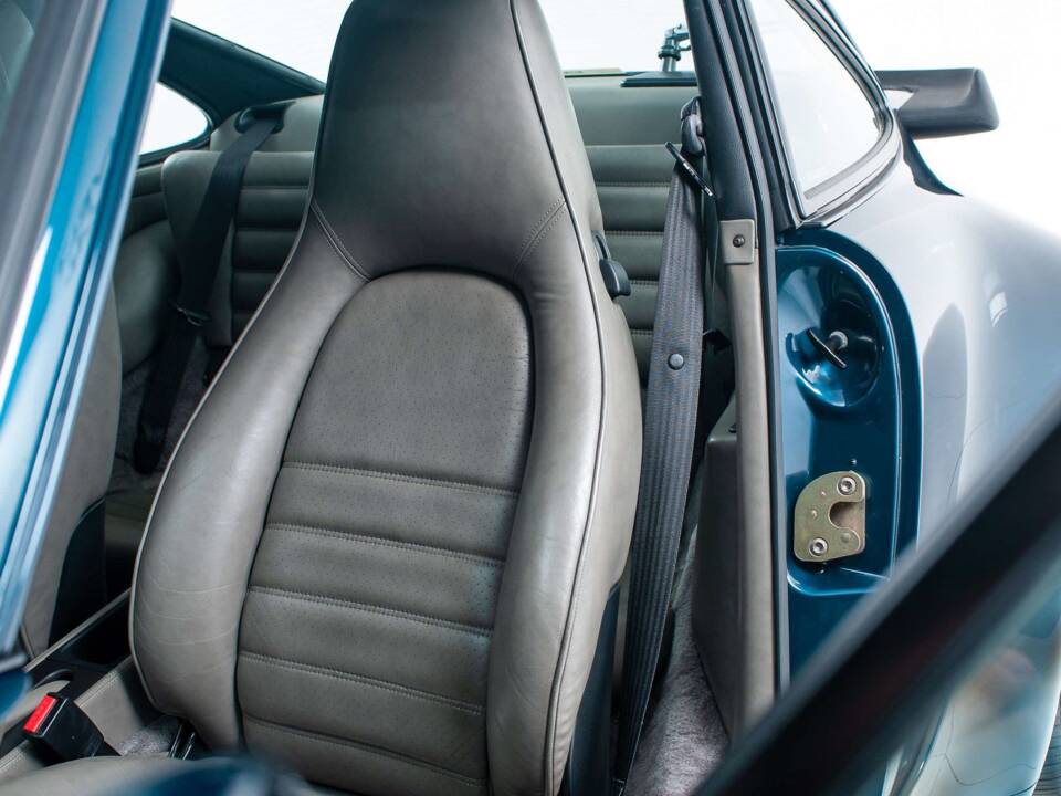 Bild 16/19 von Porsche 911 Turbo 3.3 (1991)