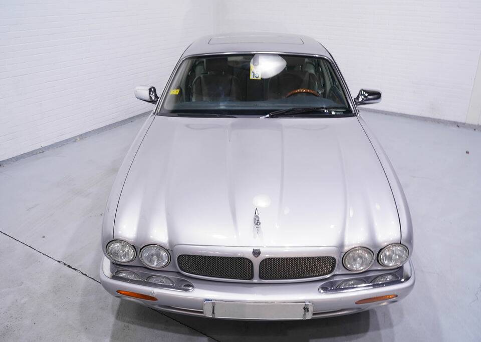 Bild 4/8 von Jaguar XJR 4.0 (2000)