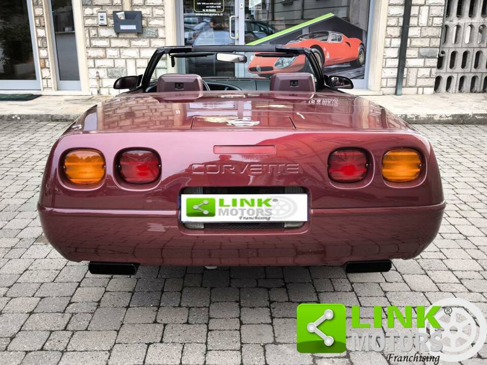 Image 8/10 of Chevrolet Corvette Convertible (1993)